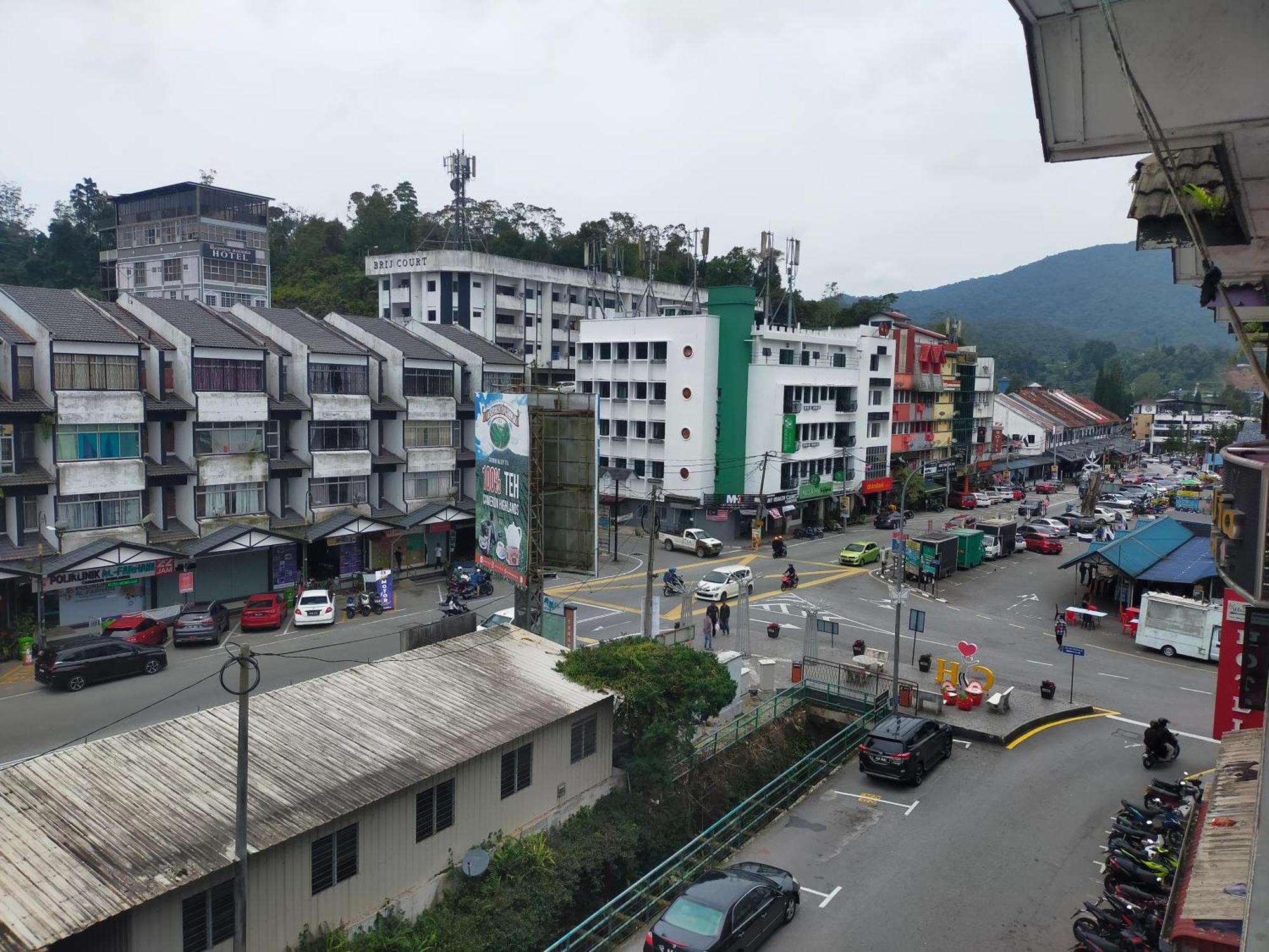 Netasha Holiday Inn Tanah Rata Exterior photo